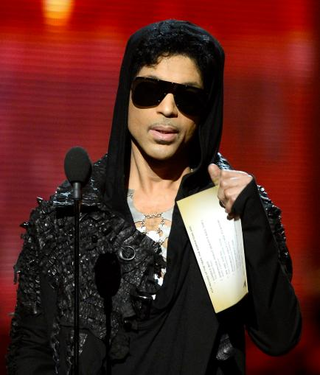 Illustration for article titled 32 Photos of Prince We Love